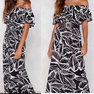 Nasty Gal ~ Ivivi Maxi Dress ~ in Black/White Leaf Print